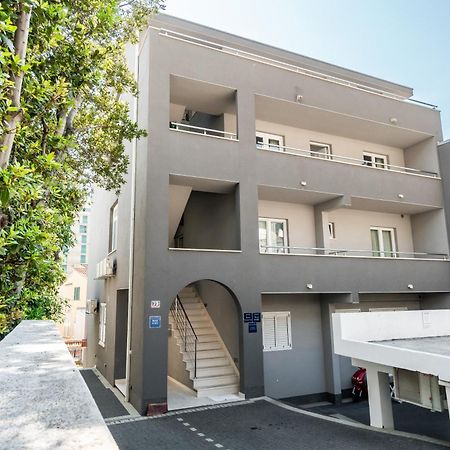 Apartments And Rooms Vuleta, Close To The Beach Makarska Exterior photo