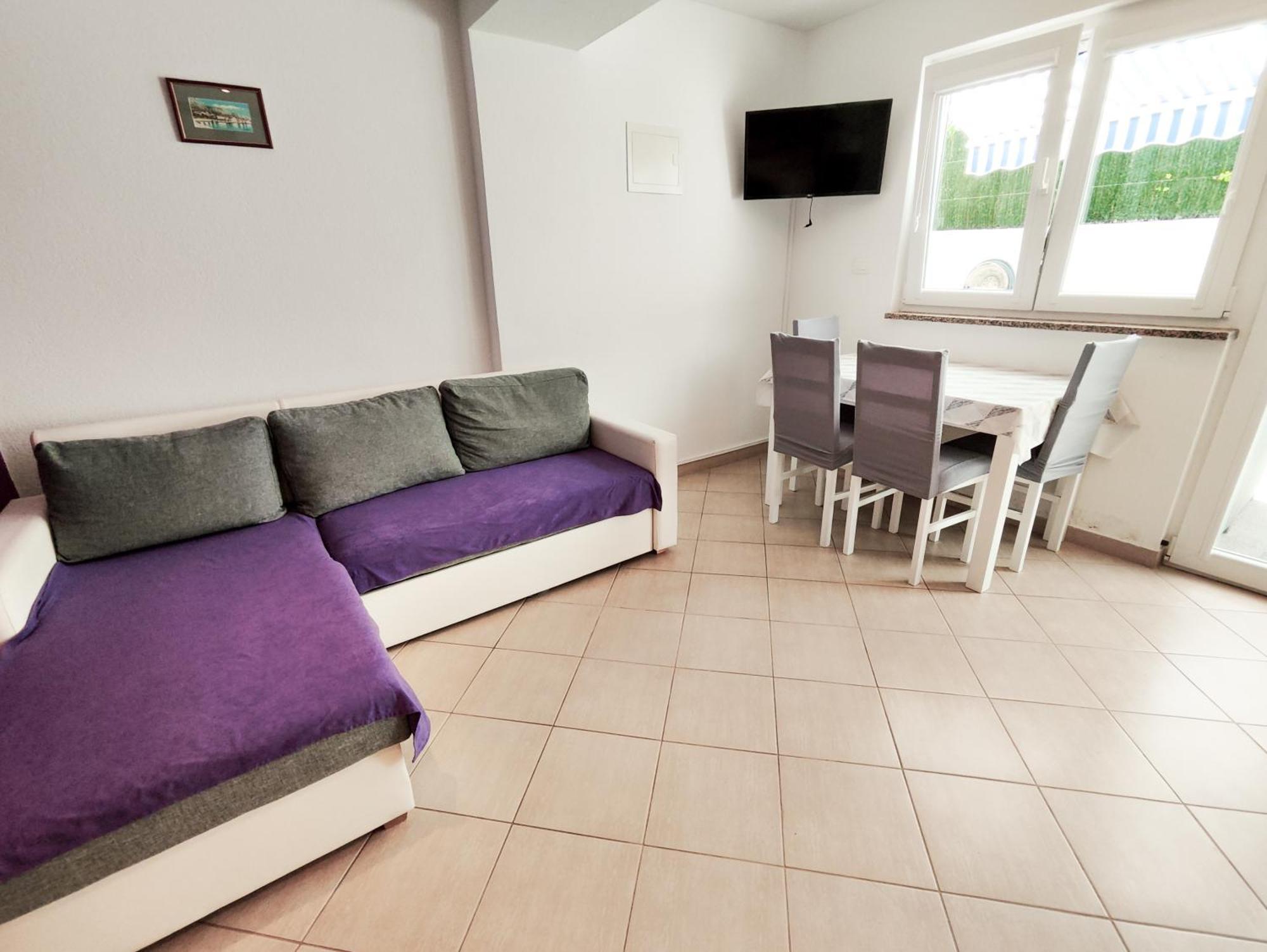 Apartments And Rooms Vuleta, Close To The Beach Makarska Room photo