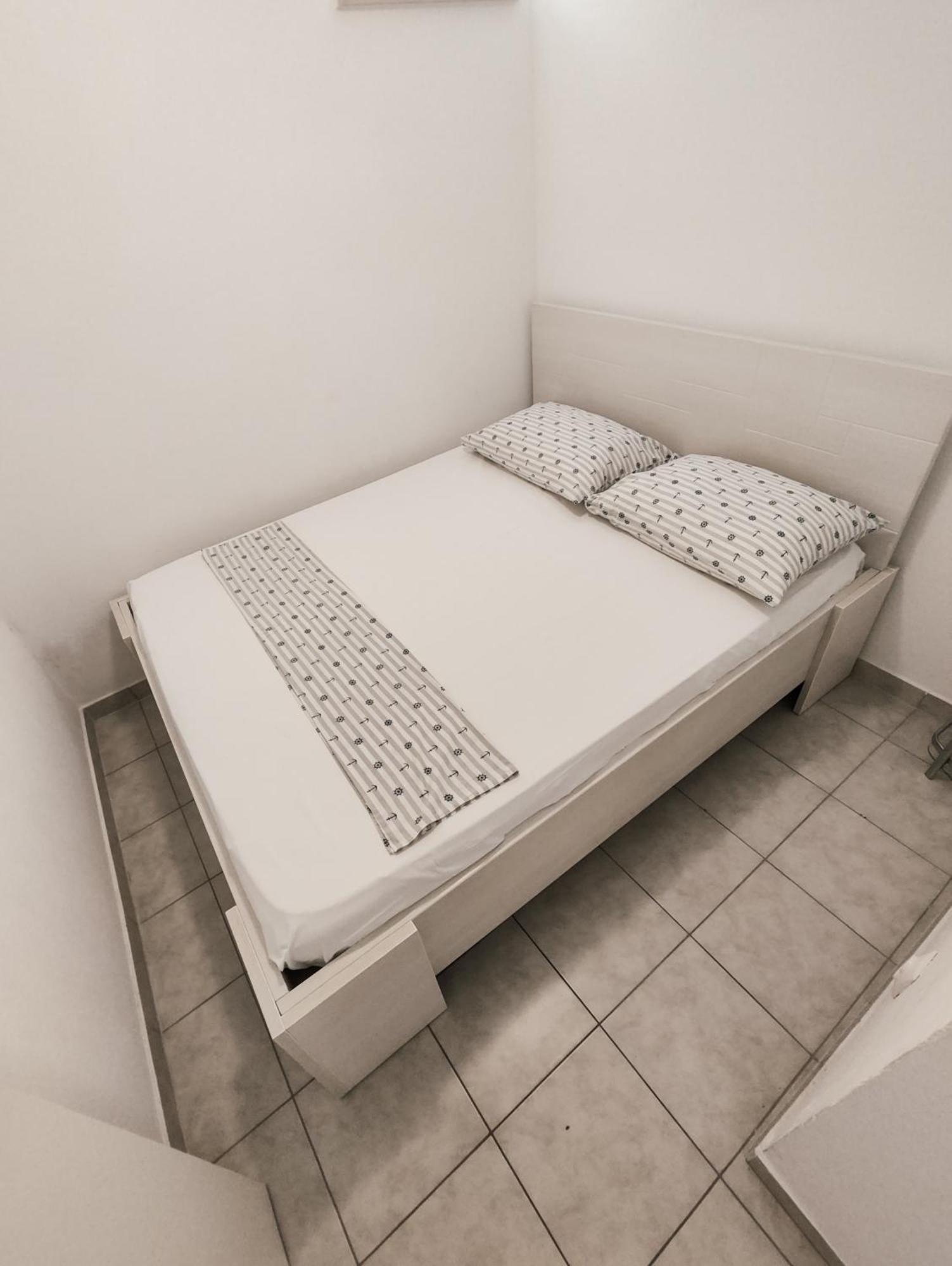 Apartments And Rooms Vuleta, Close To The Beach Makarska Room photo