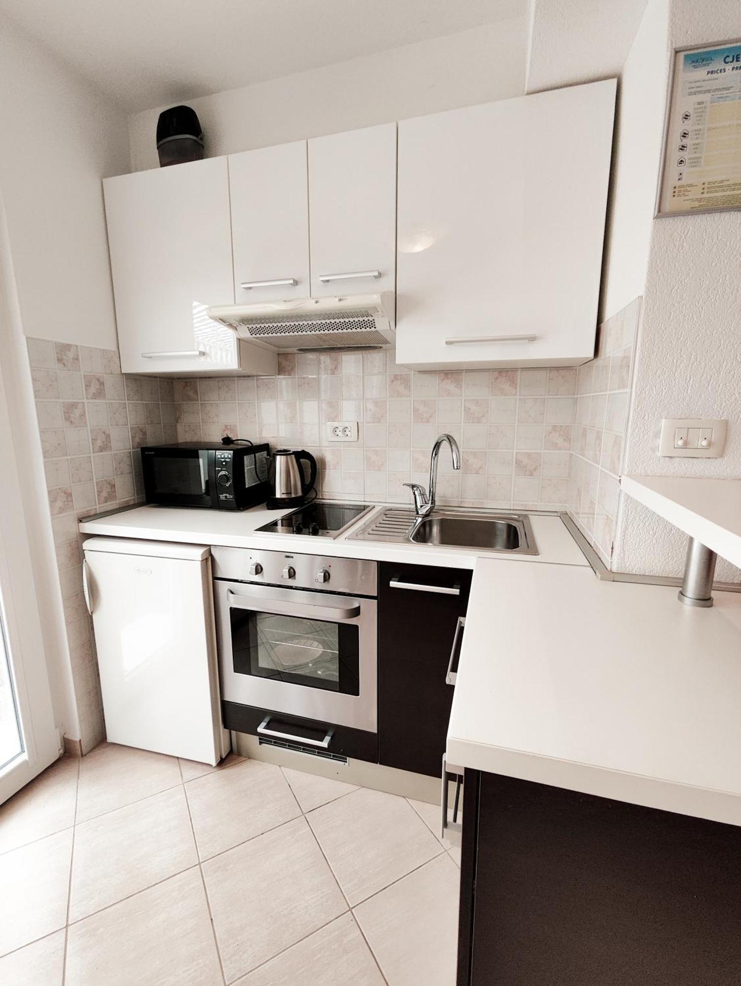Apartments And Rooms Vuleta, Close To The Beach Makarska Room photo