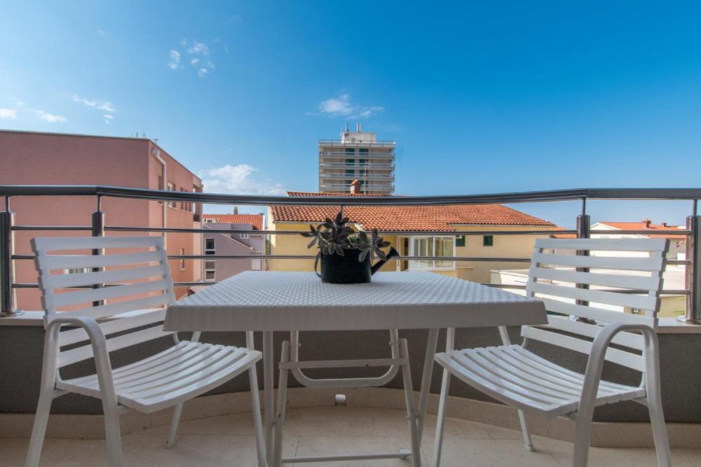 Apartments And Rooms Vuleta, Close To The Beach Makarska Room photo
